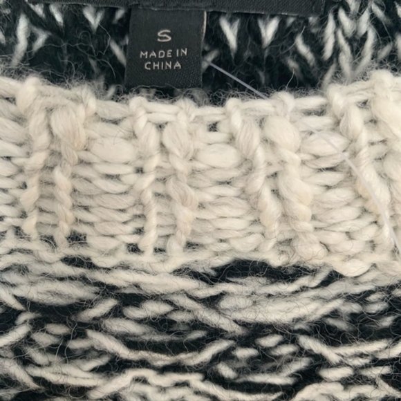 Banana Republic Crew Ruffle Sweater Black Small - Picture 7 of 12